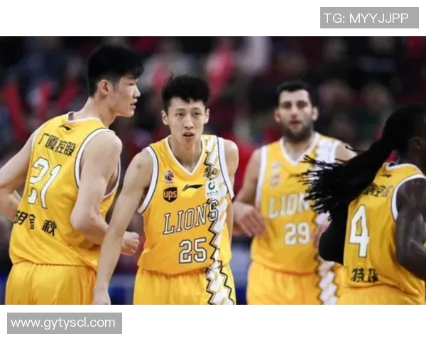 上海队与同曦队首发阵容对比分析及比赛前瞻